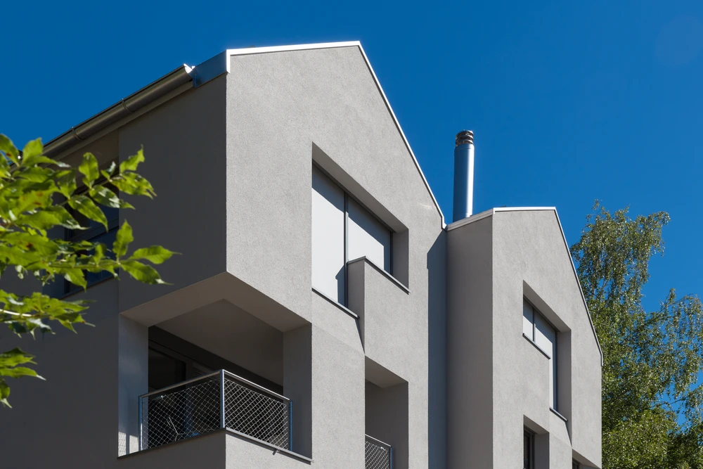 Façade extérieure d'une maison contemporaine moderne avec architecture géométrique épurée